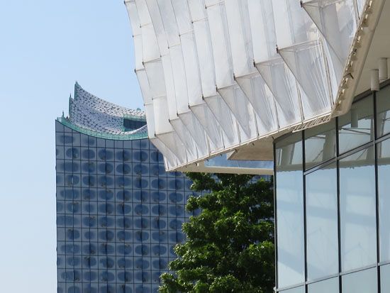 Elbphilharmonie und Unilever-Haus