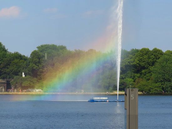 Regenbogen an der Binnenalster