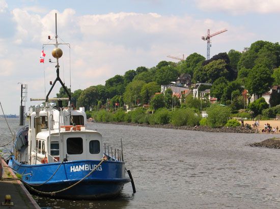 Blick vom Museumshafen zum Elbstrand