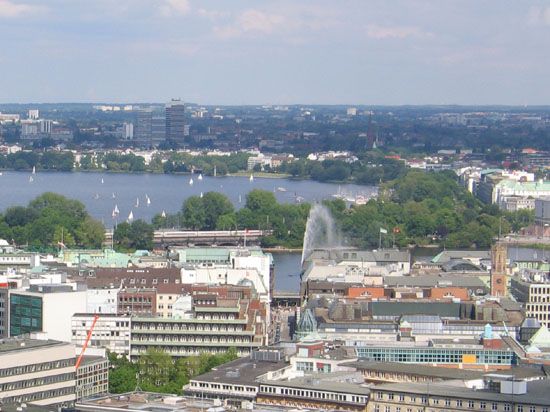 Blick vom Michel zur Binnen- und Außenalster