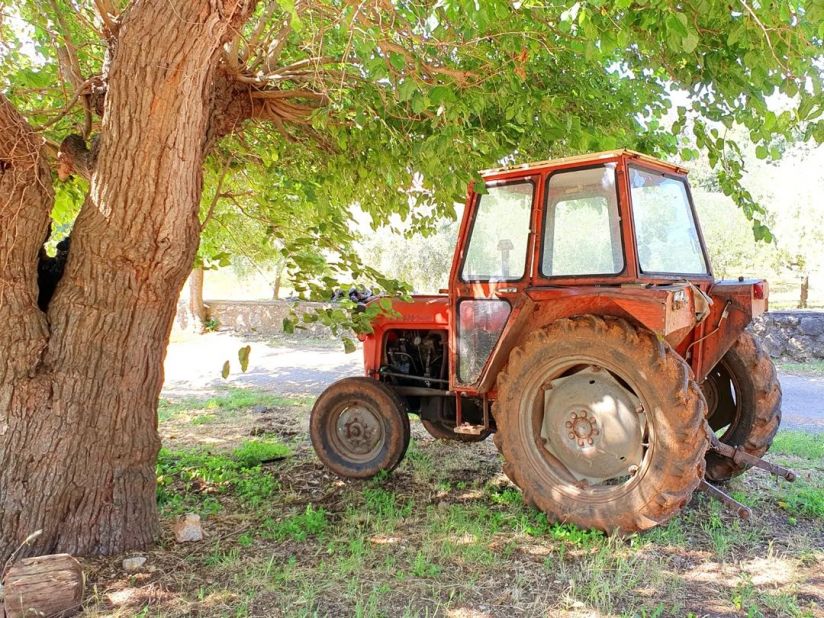 Traktor am Wegesrand