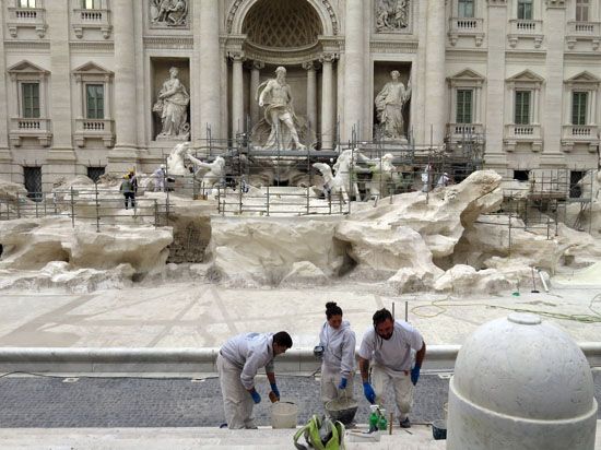 Fontana di Trevi - in Restauration