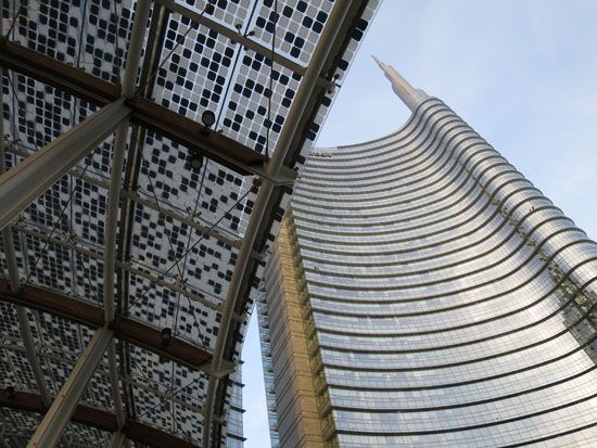 Piazza Gae Aulenti