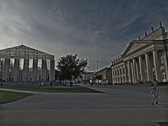 Parthenon der Bücher und Fridericianum