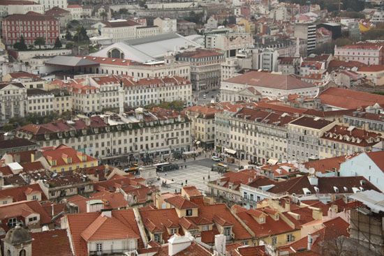 Blick vom Castelo de São Jorge auf den Praça de Figuera