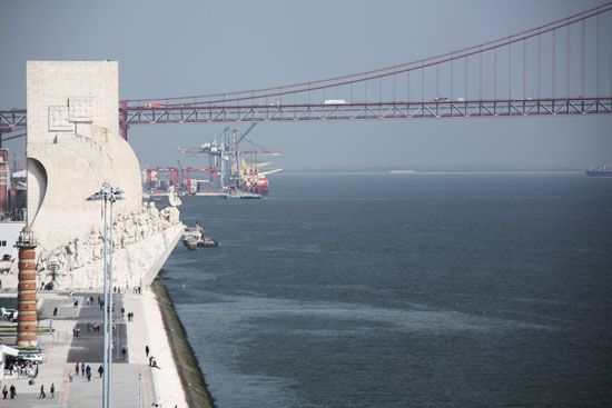 Padrão dos Descobrimentos und  Ponte 25 de Abril