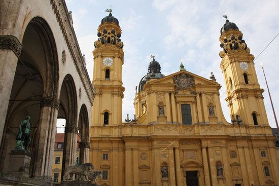 Theatinerkirche und Feldherrnhalle