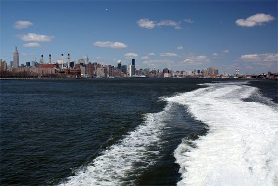 Auf der East River Ferry