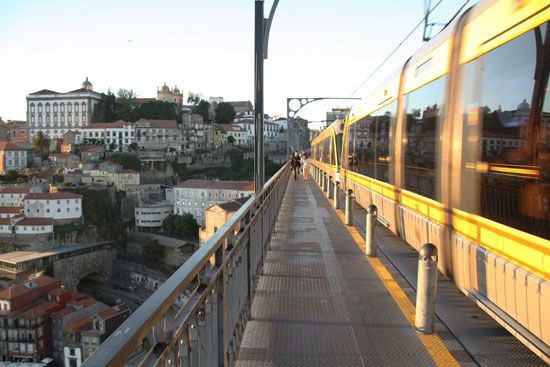 Auf der Ponte Dom Luis