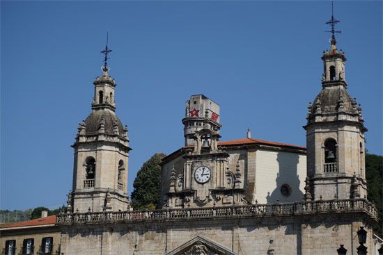 Kirche San Nicolás und Bunker