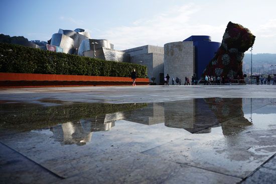 Guggenheim Museum Bilbao mit Puppy