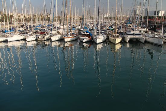 Segelboote am Hafen