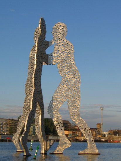 Molecule Men