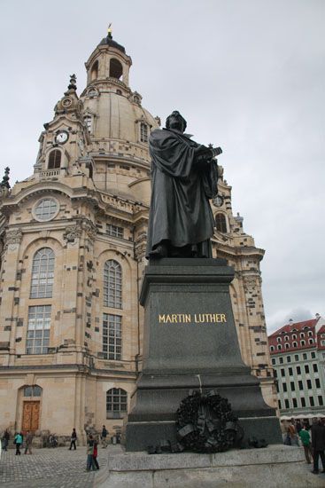 Statue von Martin Luther vor der Frauenkirche