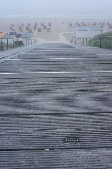 Strand im Nebel