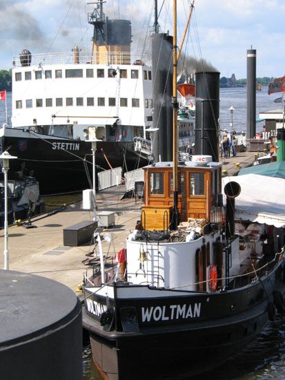 Museumshafen Oevelgönne - Eisbrecher "Stettin" und Schleppdampfer "Woltman"