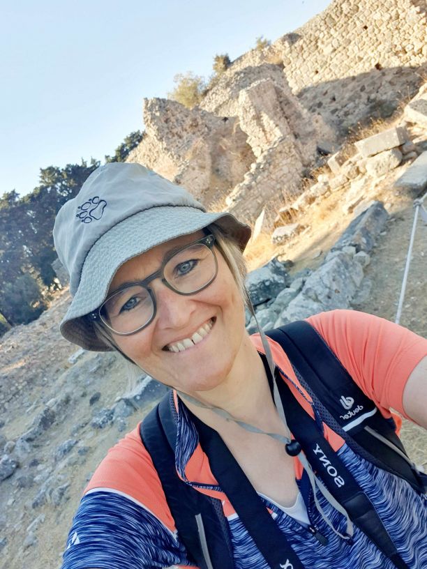 Touristin im Asklepieion