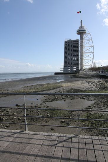 Torre Vasco da Gama