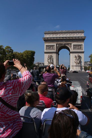 Arc de Triomphe, Blick vom Sightseeing-Bus aus