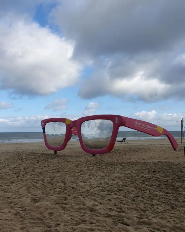 Sonnenbrille am Strand von Scheveningen