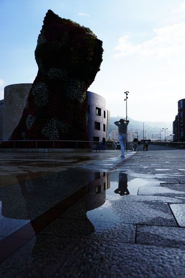 Guggenheim Museum Bilbao mit Puppy