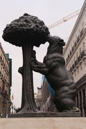 El Oso y el Madroño