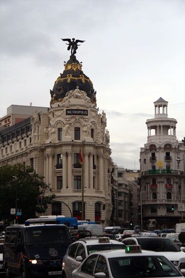 Gran Via und Metropolis Gebäude