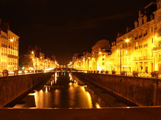 Rennes - Fluß La Vilaine bei Nacht