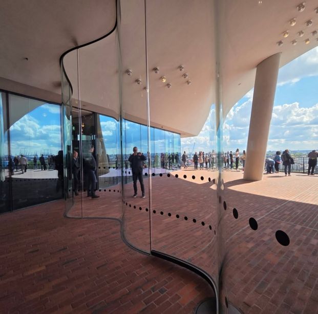Elbphilharmonie Plaza