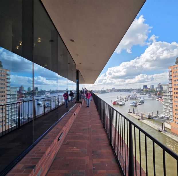 Elbphilharmonie Plaza
