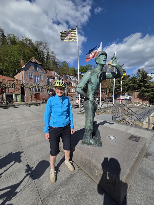 Fahrradtouristin in Lauenburg