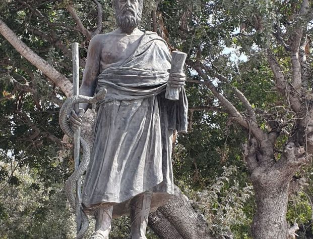 Statue des Hippokrates