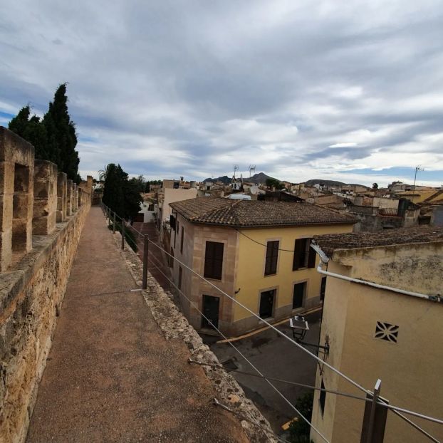 Auf der Stadtmauer von Alcúdia