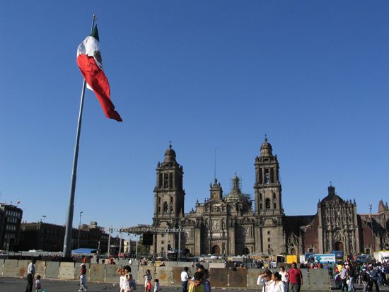 Mexico-City: Zócalo und Catedral Metropolitana