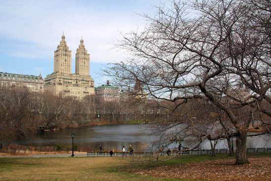 "The Lake" und Twin Towers of Central Park West