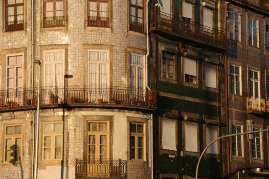 Häuserfronten in Porto
