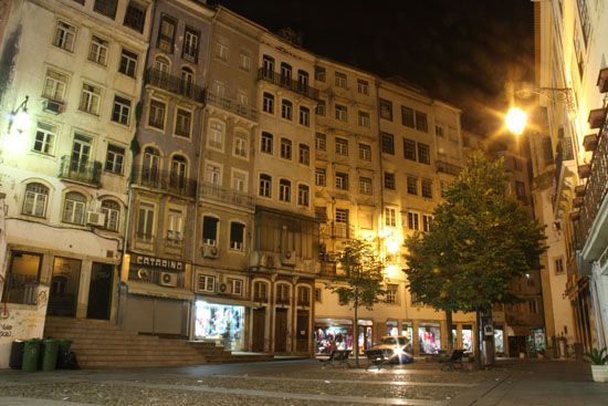 Coimbra bei Nacht - Praça do Comércio