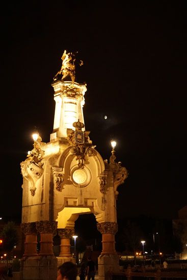 San Sebastián bei Nacht