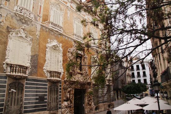  Museo Nacional de Cerámica y de las Artes Suntuarias González Martí